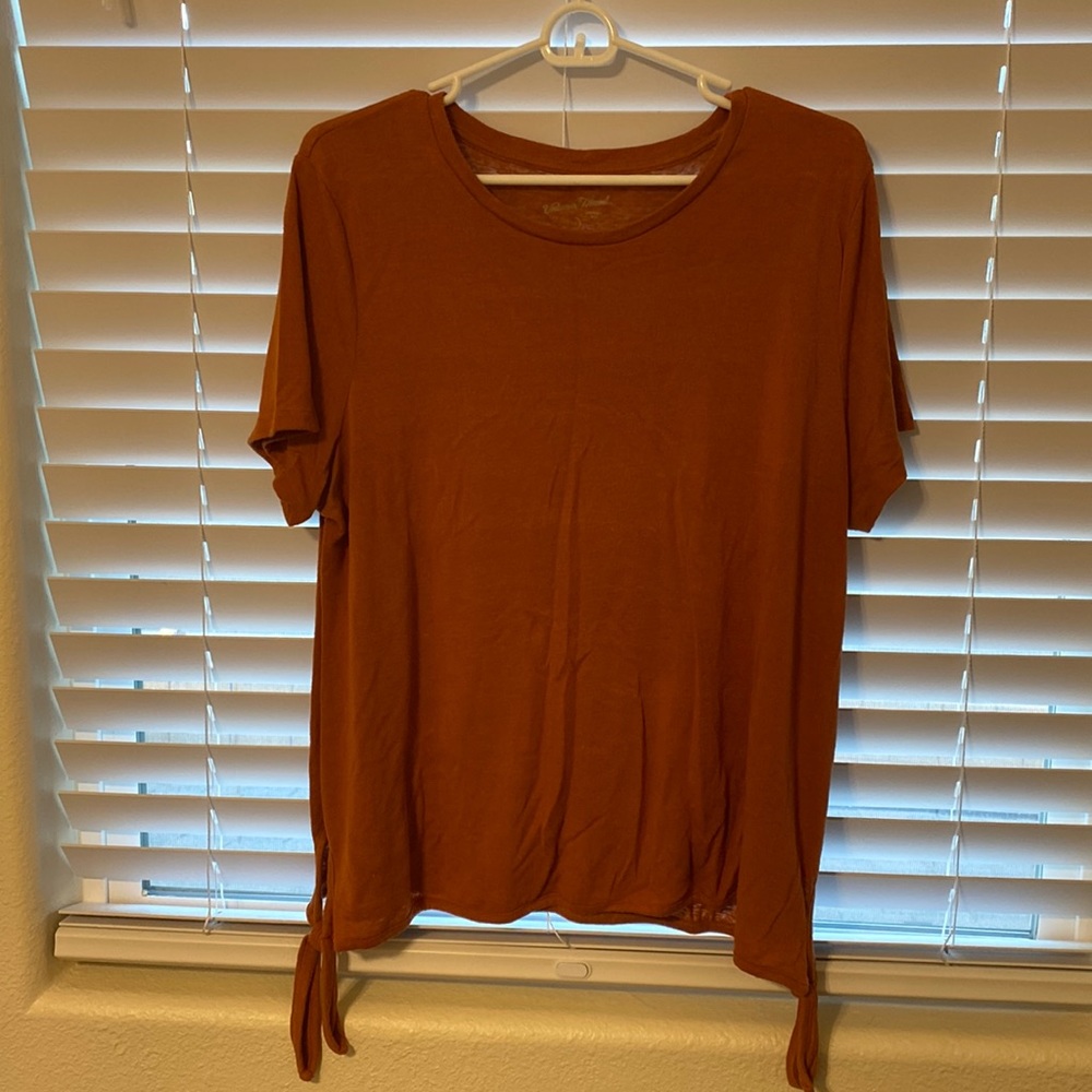 Universal Thread Top
